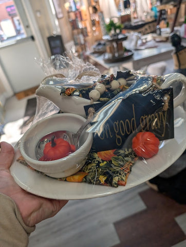 Oh, Good Gravy Plate and Gravy boat tray