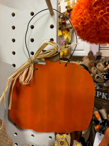 Metal Pumpkin Hanger- wavy metal-